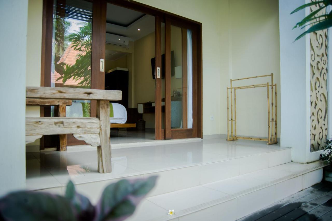 Akatara Hotel Toyapakeh エクステリア 写真
