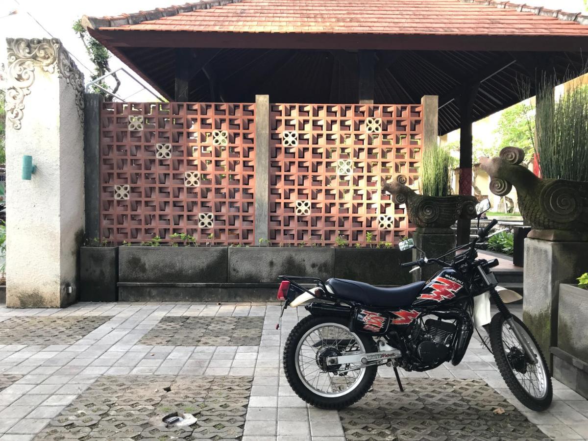 Akatara Hotel Toyapakeh エクステリア 写真
