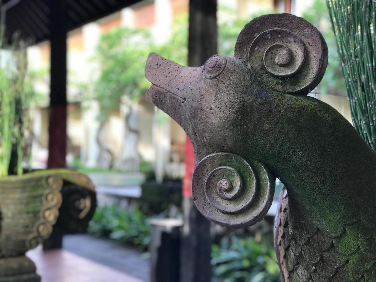 Akatara Hotel Toyapakeh エクステリア 写真